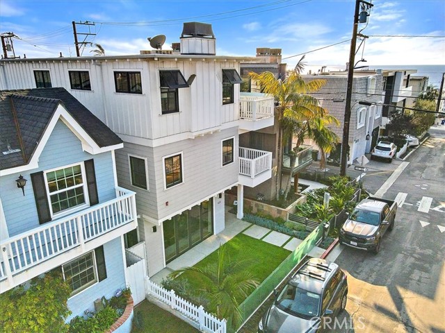 420 31st Street, Manhattan Beach, California 90266, 5 Bedrooms Bedrooms, ,1 BathroomBathrooms,Residential,Sold,31st,PV22019305