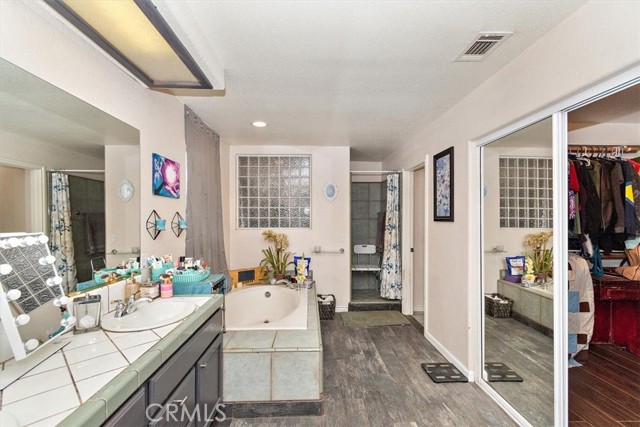 Detail Gallery Image 12 of 43 For 12730 Fir St, Oak Hills,  CA 92344 - – Beds | – Baths