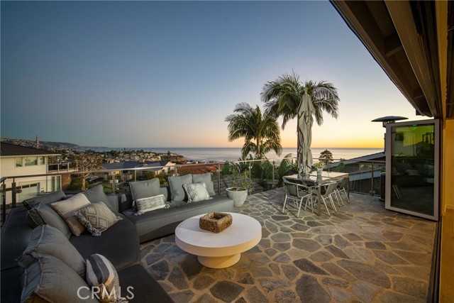 998 EMERALD BAY Laguna Beach, California 998 EMERALD BAY