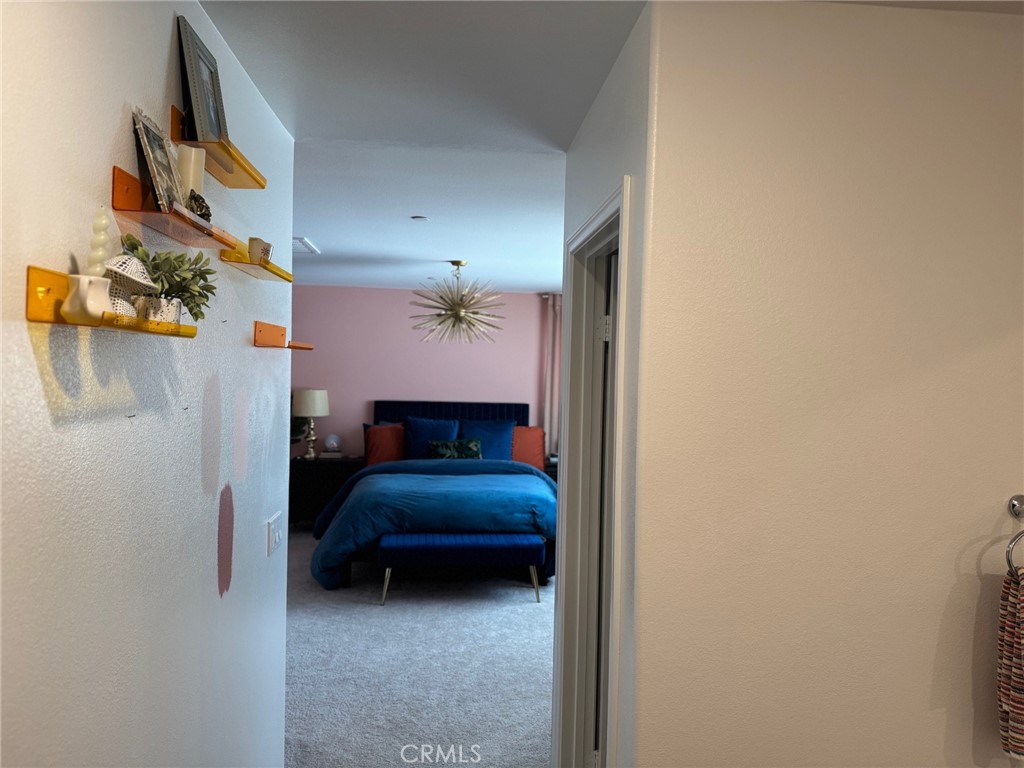 https://media.crmls.org/medias/a9965a17-94f1-45e0-afaa-98f7826d443c.jpg?preset=X-Large