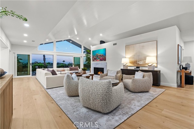 1032 Santiago Drive, Newport Beach CA: https://media.crmls.org/medias/a9969b64-bb87-477e-83b3-4077091a3b19.jpg