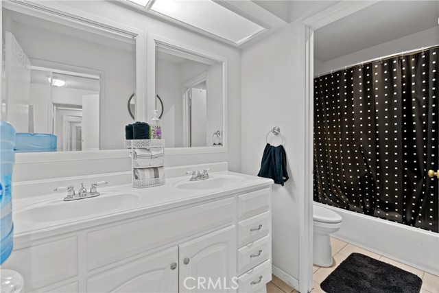 Detail Gallery Image 19 of 30 For 6043 Miles Ave, Huntington Park,  CA 90255 - 4 Beds | 3 Baths
