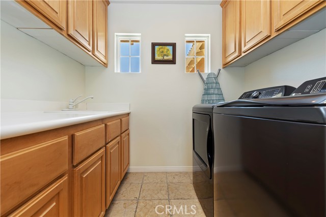 8581 Camino Limon Road, Corona CA: https://media.crmls.org/medias/a998af12-eb35-41b1-8b43-fbadc2305e15.jpg