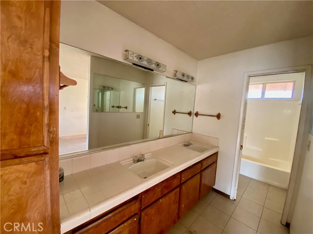 Detail Gallery Image 4 of 14 For 6296 Cholla Ave, Twentynine Palms,  CA 92277 - 2 Beds | 2 Baths