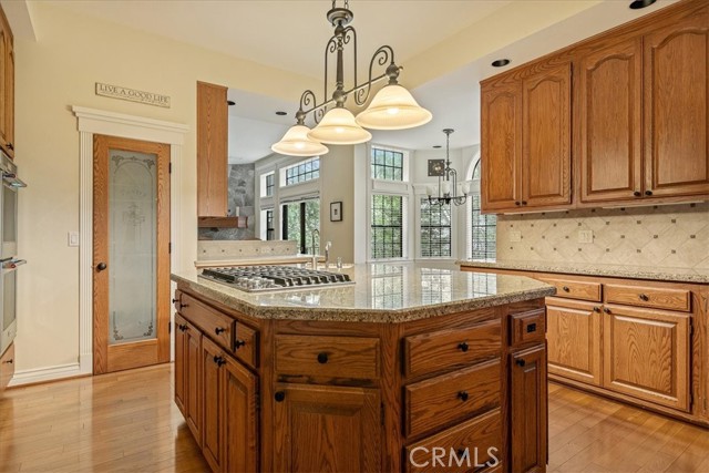 Detail Gallery Image 15 of 74 For 490 Bay View Ct, Lake Arrowhead,  CA 92352 - 5 Beds | 6/1 Baths