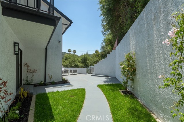 455 Del Court Place, Glendale, California 91206, 5 Bedrooms Bedrooms, ,1 BathroomBathrooms,Single Family Residence,For Sale,Del Court,GD24125615