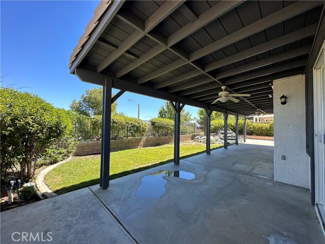 Detail Gallery Image 3 of 22 For 3921 Sungate Dr, Palmdale,  CA 93551 - 3 Beds | 2 Baths