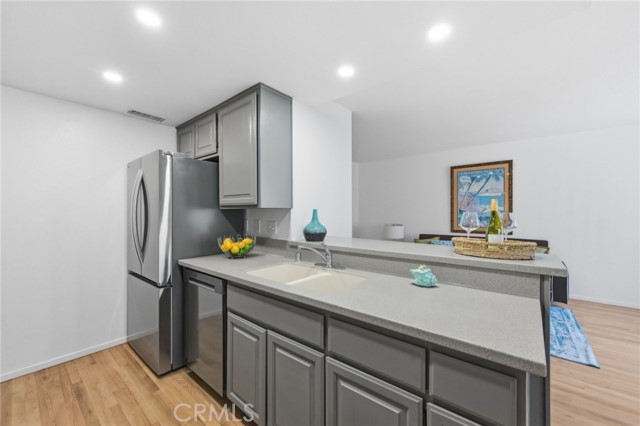 Detail Gallery Image 18 of 34 For 4320 Glencoe Ave #2,  Marina Del Rey,  CA 90292 - 2 Beds | 3 Baths