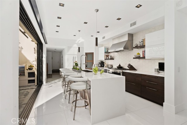 Detail Gallery Image 17 of 60 For 605 Marigold Ave, Corona Del Mar,  CA 92625 - 4 Beds | 5 Baths