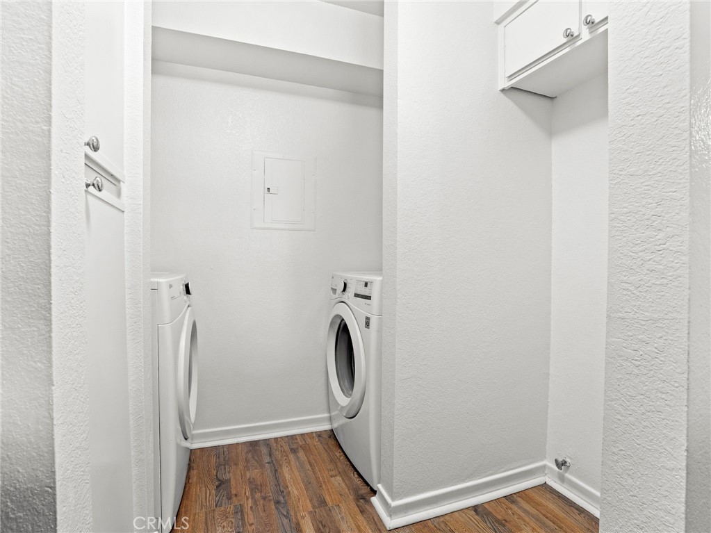 https://media.crmls.org/medias/a99c10b8-9251-4fa7-a3c1-31178bd0062c.jpg?preset=X-Large