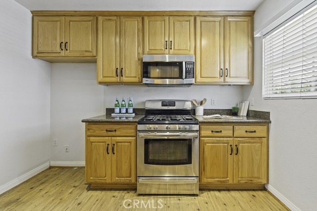 Detail Gallery Image 14 of 44 For 1832 N Brighton, Burbank,  CA 91506 - 2 Beds | 1 Baths