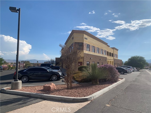 16070 Tuscola Road, Apple Valley, California 92307, ,Commercial Lease,For Rent,16070 Tuscola Road,CRHD22212449