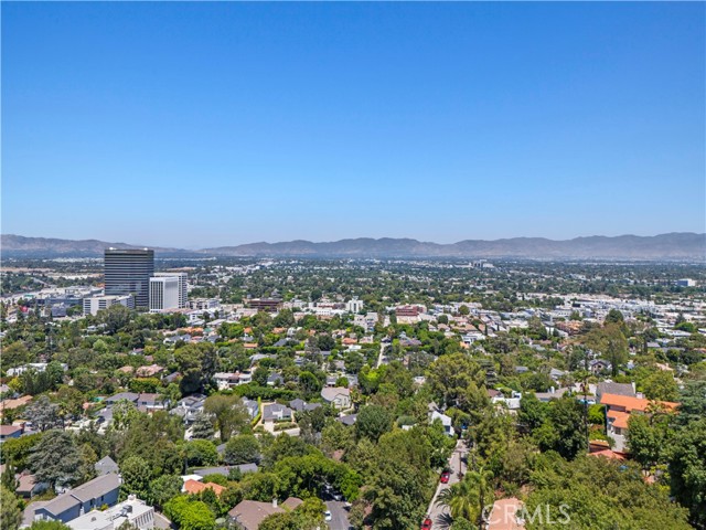 Detail Gallery Image 6 of 63 For 15117 Rayneta Dr, Sherman Oaks,  CA 91403 - 3 Beds | 2 Baths