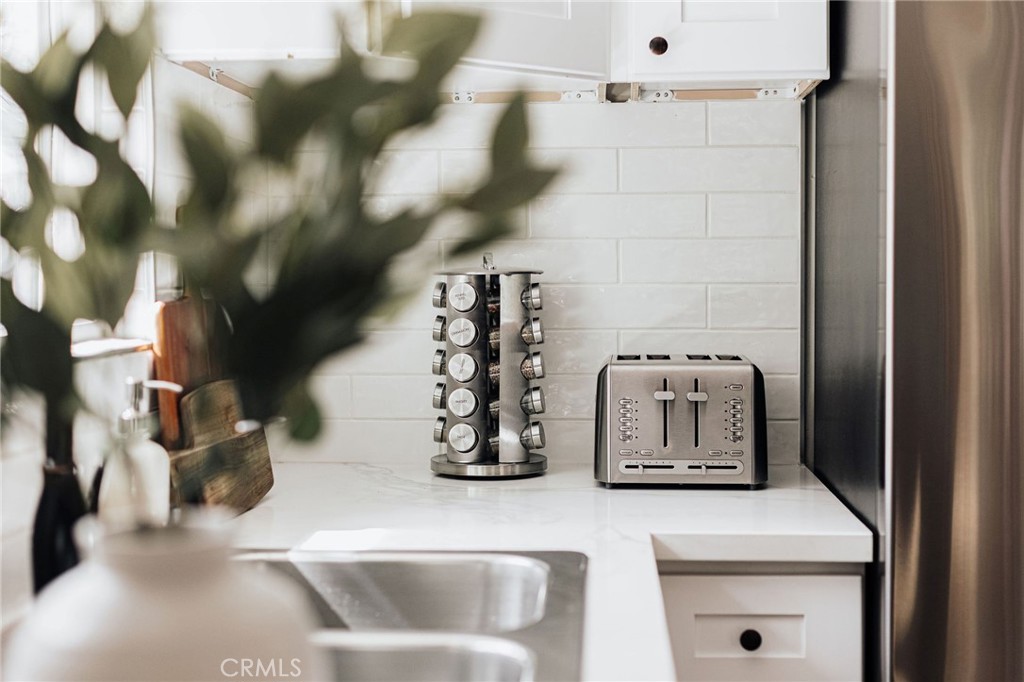 https://media.crmls.org/medias/a99cac51-18bf-4b07-8671-2f7988400a34.jpg?preset=X-Large