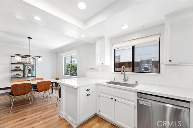 2007 Dufour Avenue, Redondo Beach CA: https://media.crmls.org/medias/a99cc680-9baf-4a12-9d70-c02af9d78dca.jpg