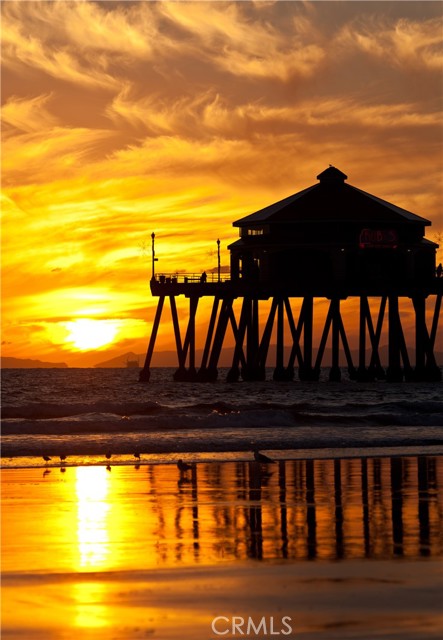 213 Baltimore Avenue, Huntington Beach CA: https://media.crmls.org/medias/a99d0a87-1898-4e72-a7c8-5b5035a74a77.jpg