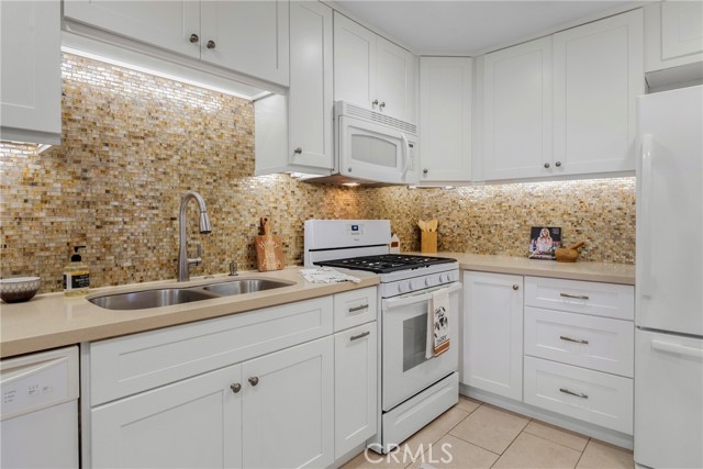 Photo #7: OC23171475 Listing 