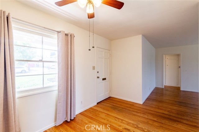 10935 Nassau Avenue, Sunland CA: https://media.crmls.org/medias/a99f82db-d82f-4f21-8287-7264a2e9c958.jpg