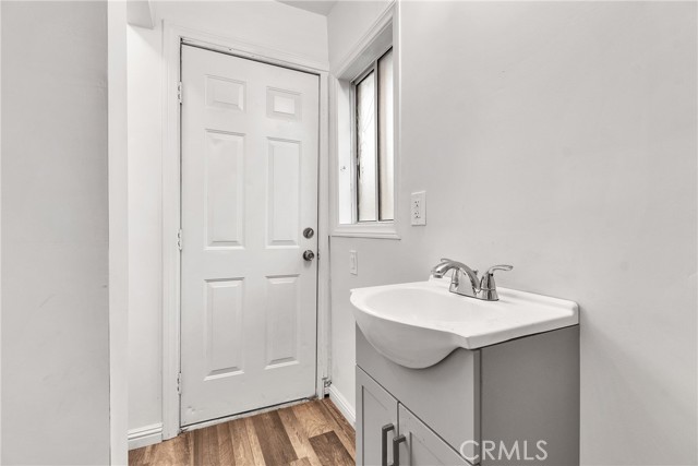 Detail Gallery Image 17 of 22 For 4339 E 1st, East Los Angeles,  CA 90022 - 3 Beds | 3 Baths