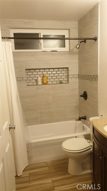 Detail Gallery Image 13 of 20 For 12117 Van Nuys, Sylmar,  CA 91342 - 4 Beds | 2/1 Baths