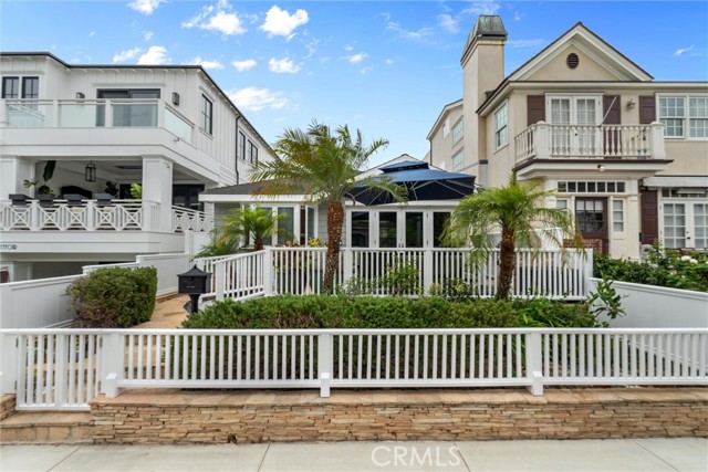 Detail Gallery Image 1 of 21 For 420 7th St, Manhattan Beach,  CA 90266 - 3 Beds | 2 Baths