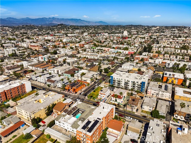 101 S. MARIPOSA AVE, Los Angeles CA: https://media.crmls.org/medias/a9a1ad05-1e37-42e6-a3cb-cd211a85cd33.jpg
