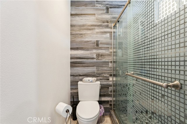 Image 20 of 47 For 27172 Valleymont Rd.