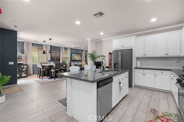 3134 E La Avenida Drive, Ontario CA: https://media.crmls.org/medias/a9a1dd61-5e2c-4d9b-9266-e15b01c66767.jpg