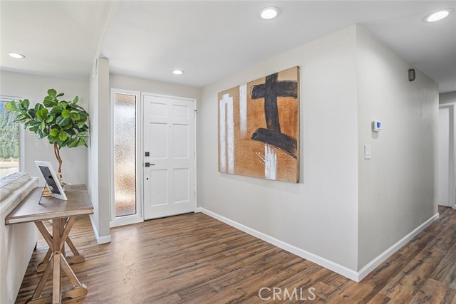 906 E Chalynn Avenue, Orange CA: https://media.crmls.org/medias/a9a2d965-a79b-4272-b721-632db2f8edda.jpg