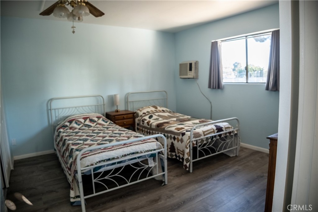 https://media.crmls.org/medias/a9a2f401-ce5d-4f9e-afaf-263062118795.jpg?preset=X-Large