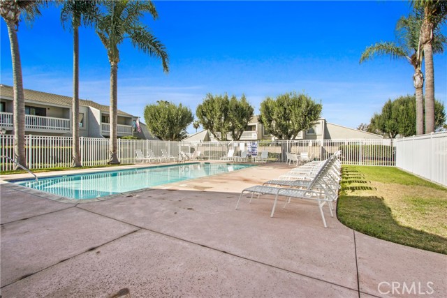 Detail Gallery Image 28 of 32 For 17844 Beard Ln, Huntington Beach,  CA 92647 - 3 Beds | 1/1 Baths