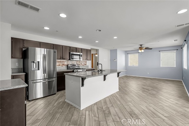 Detail Gallery Image 12 of 45 For 34234 Parkside Dr, Lake Elsinore,  CA 92532 - 4 Beds | 3 Baths