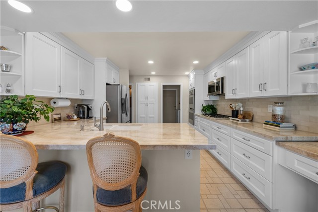 Detail Gallery Image 10 of 44 For 621 Westchester Ln, Thousand Oaks,  CA 91320 - 3 Beds | 2/1 Baths