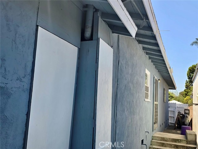 722 N Philadelphia Street, Anaheim CA: https://media.crmls.org/medias/a9a530d1-87fd-4b8f-974f-997653ee05e7.jpg