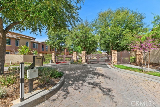 Detail Gallery Image 3 of 24 For 31207 Strawberry Tree, Temecula,  CA 92592 - 2 Beds | 2 Baths