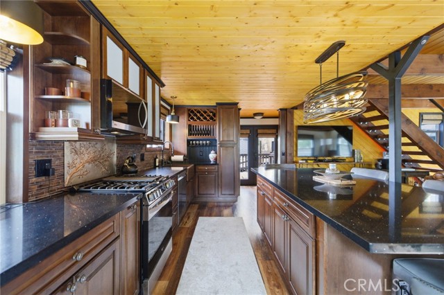 Detail Gallery Image 7 of 50 For 170 Fir Ter, Cedar Glen,  CA 92321 - 3 Beds | 2/1 Baths