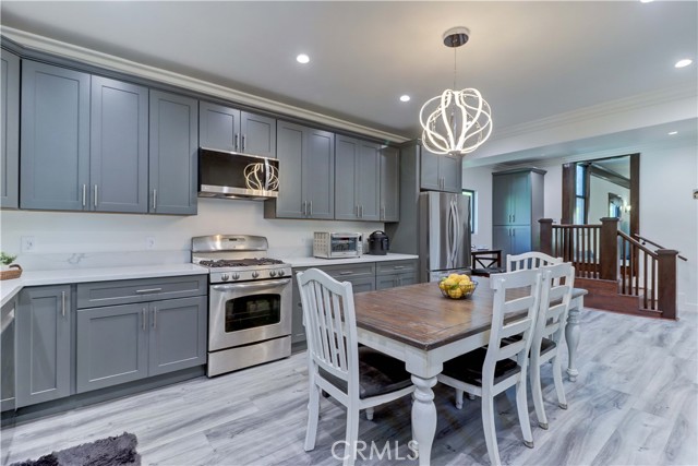 223 N St Andrews Place, Los Angeles CA: https://media.crmls.org/medias/a9a6abab-544c-43a2-839f-026192060f03.jpg
