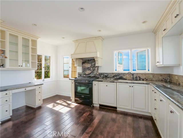 Detail Gallery Image 16 of 45 For 529 Palos Verdes Dr, Palos Verdes Estates,  CA 90274 - 4 Beds | 4 Baths