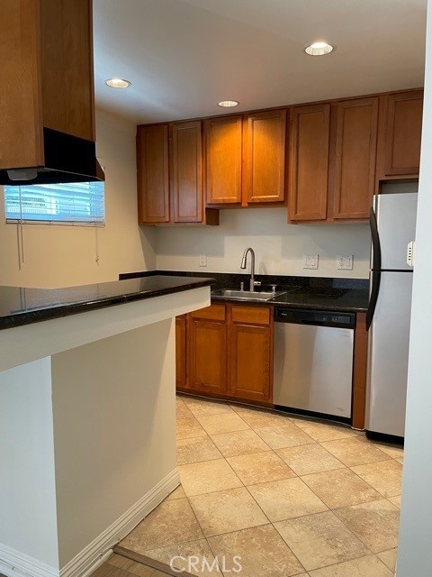 Detail Gallery Image 7 of 17 For 733 Lake St #3,  Huntington Beach,  CA 92648 - 1 Beds | 1/1 Baths