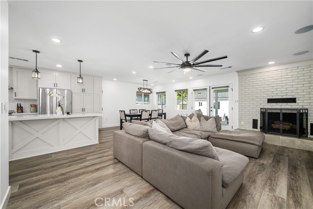 Detail Gallery Image 5 of 75 For 3246 N Marwick, Long Beach,  CA 90808 - 4 Beds | 3 Baths