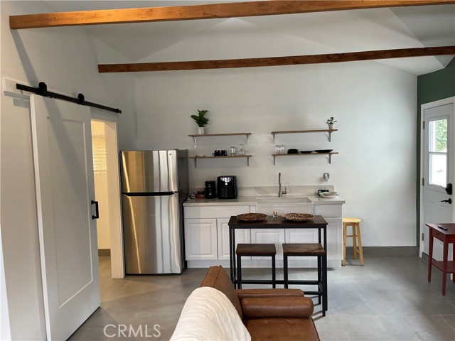 Detail Gallery Image 15 of 30 For 5715 Cahill Ave, Tarzana,  CA 91356 - 3 Beds | 2 Baths