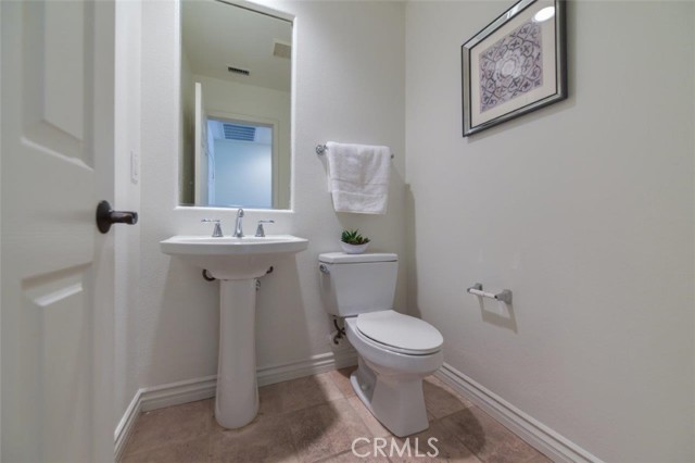 Detail Gallery Image 24 of 26 For 20 Larchwood, Irvine,  CA 92602 - 4 Beds | 3/1 Baths
