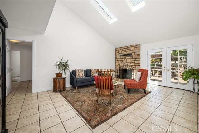 Image 14 of 55 For 590 Espanita