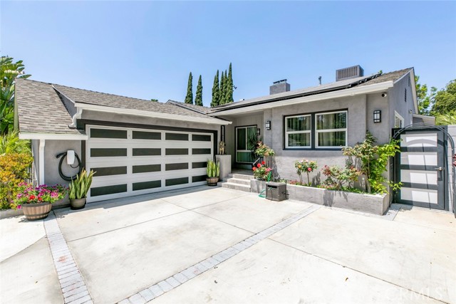 15409 Wyandotte Street, Van Nuys CA: https://media.crmls.org/medias/a9abcc20-7323-4abc-8dc3-79e2840d7cd2.jpg