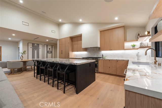 Detail Gallery Image 14 of 46 For 8960 Oak Park, –,  CA 91325 - 4 Beds | 3/1 Baths