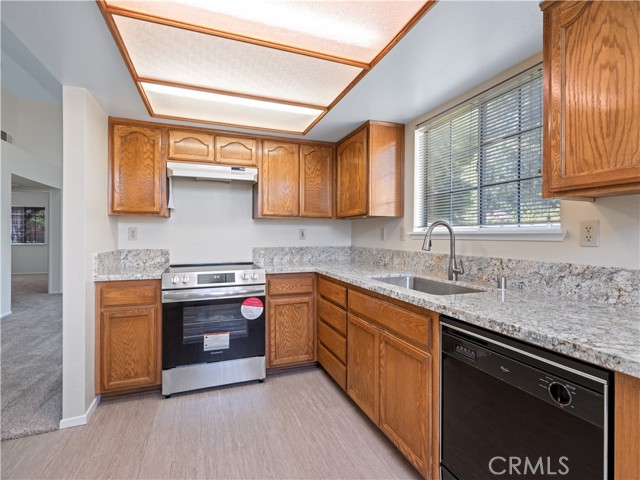Detail Gallery Image 4 of 23 For 11601 Park Ln, Apple Valley,  CA 92308 - 2 Beds | 2 Baths