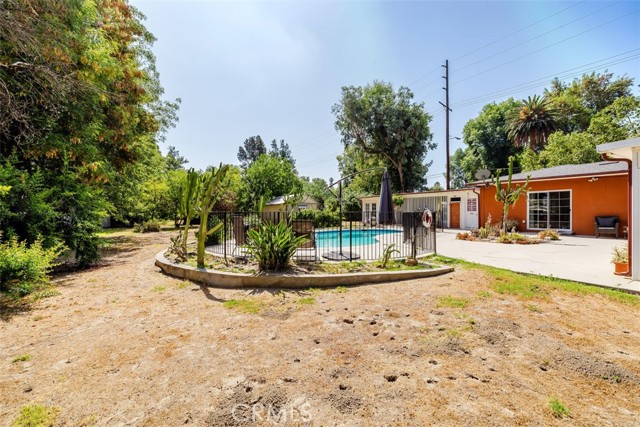 5800 Winnetka Avenue, Woodland Hills CA: https://media.crmls.org/medias/a9acbe82-7f91-4868-b9a6-abd56ba20c62.jpg