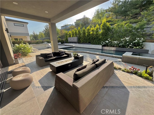 20401 W Aberdeen Lane, Porter Ranch CA: https://media.crmls.org/medias/a9acc432-90e8-49e6-aad8-61f17e0d3341.jpg