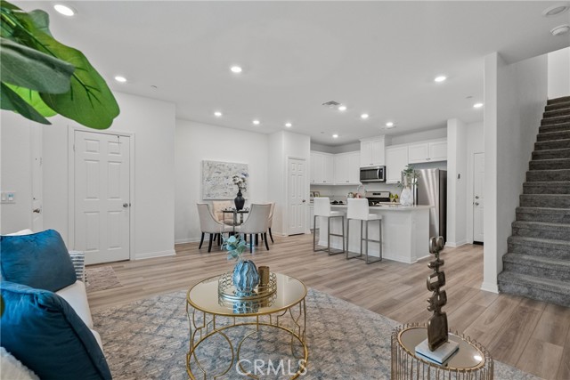 3981 E Huntington Street, Ontario CA: https://media.crmls.org/medias/a9accf9f-f118-48cc-ac68-f62de406e12c.jpg