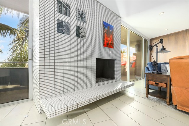 Detail Gallery Image 4 of 28 For 8401 Fountain Ave #8,  West Hollywood,  CA 90069 - 2 Beds | 2 Baths